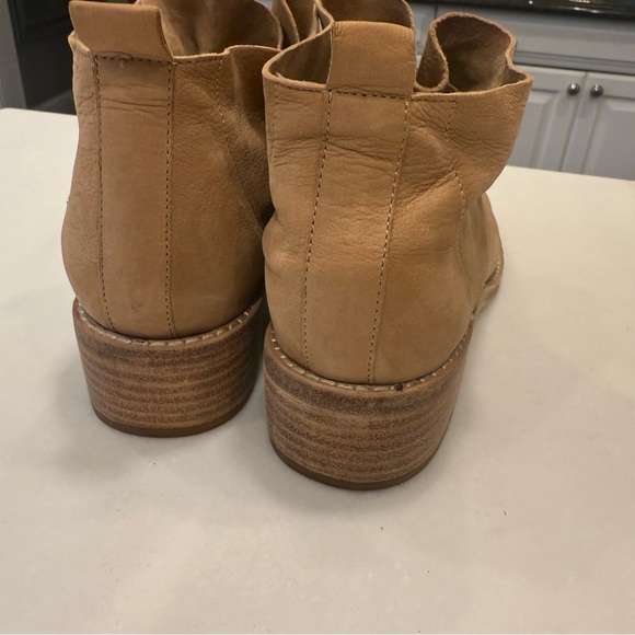 Eileen Fisher Women’s Tan Leather Pull On Ankle Boots Booties Shoes Sz 7.5 - Picture 9 of 11